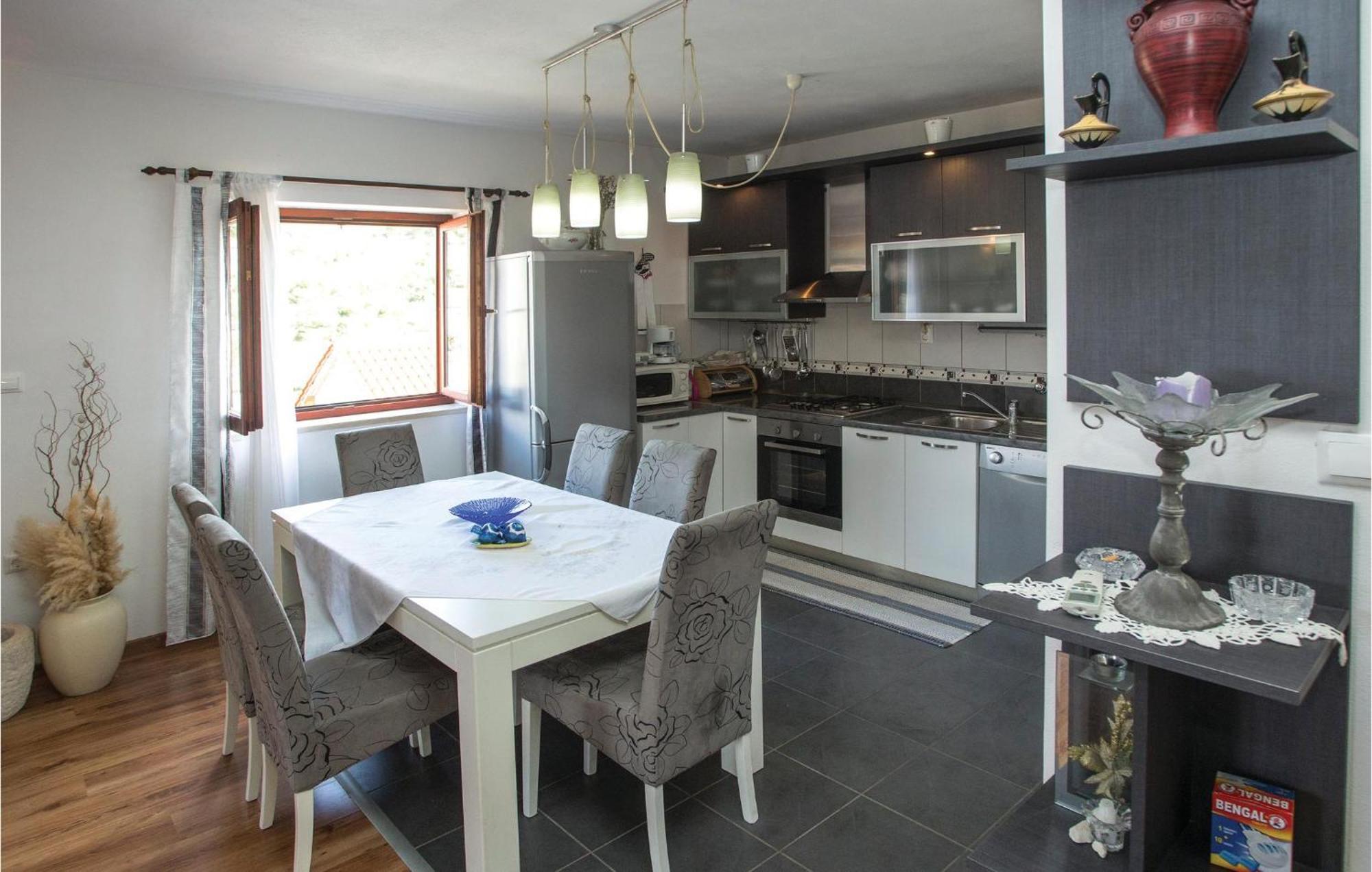 Nice Apartment In Splitska With Wifi Экстерьер фото