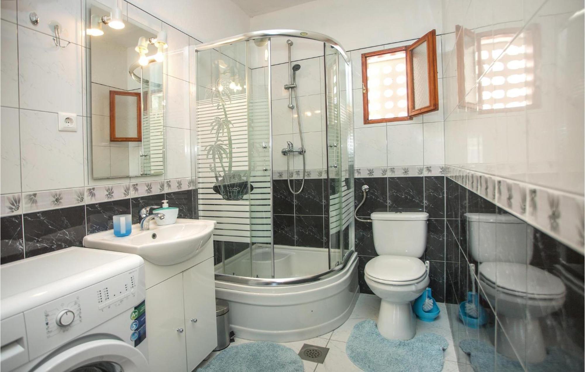 Nice Apartment In Splitska With Wifi Экстерьер фото